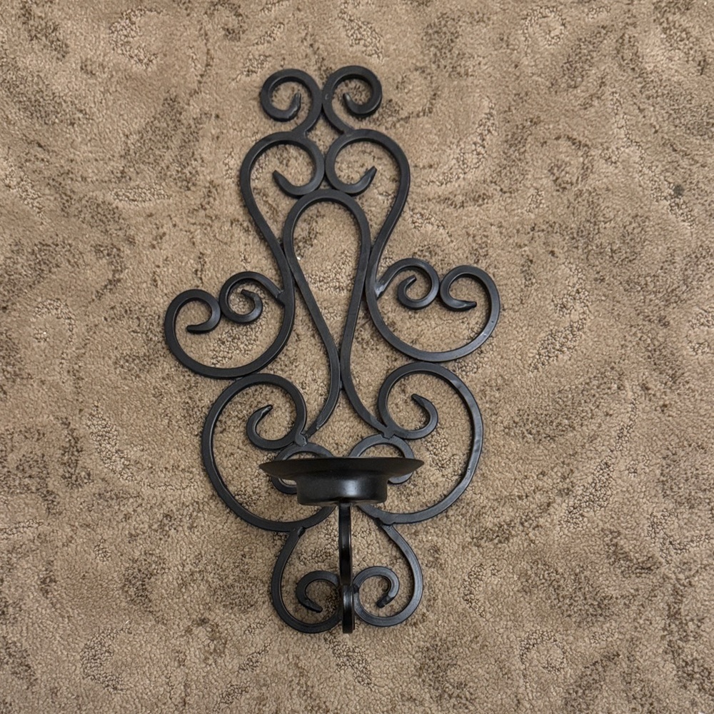 Rustic Black Wrought Iron Wall Sconce